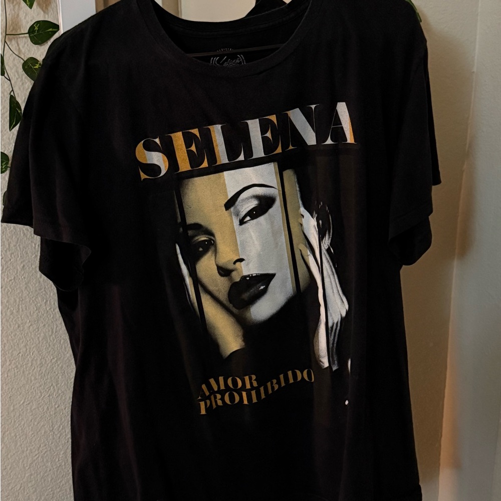 Selena Quintanilla Black T-Shirt (Official Selena Merchandise)